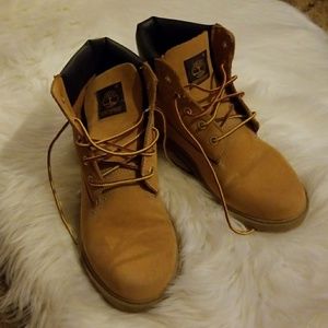Size 5 youth/size 7 women's Timberland Boots